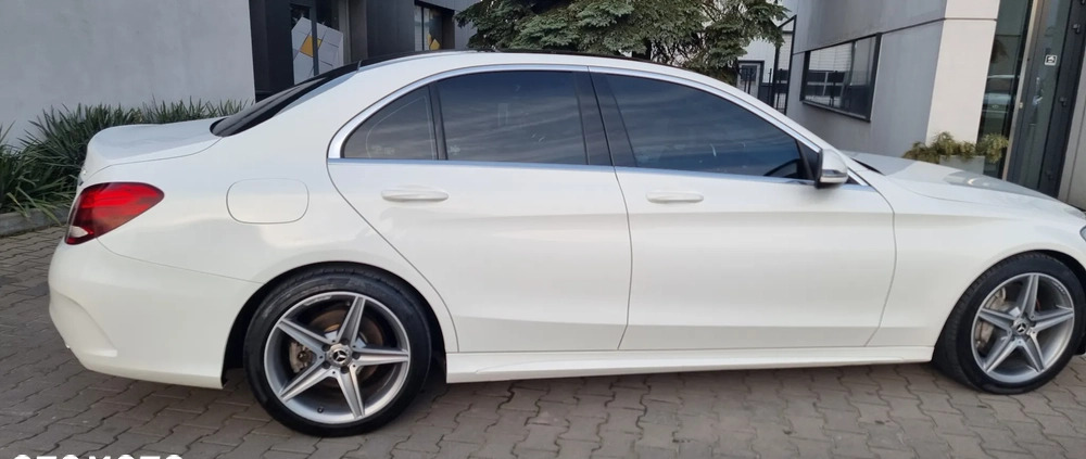 Mercedes-Benz Klasa C cena 99900 przebieg: 133580, rok produkcji 2017 z Toruń małe 407